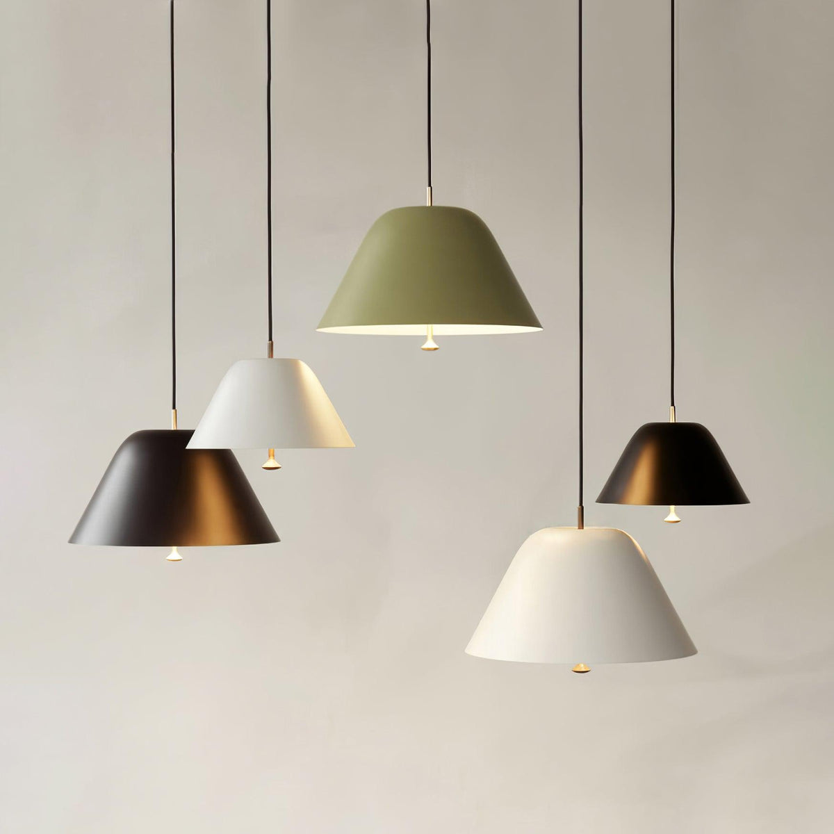 Evir lámpara colgante en vidrio, latón y estilo minimalista