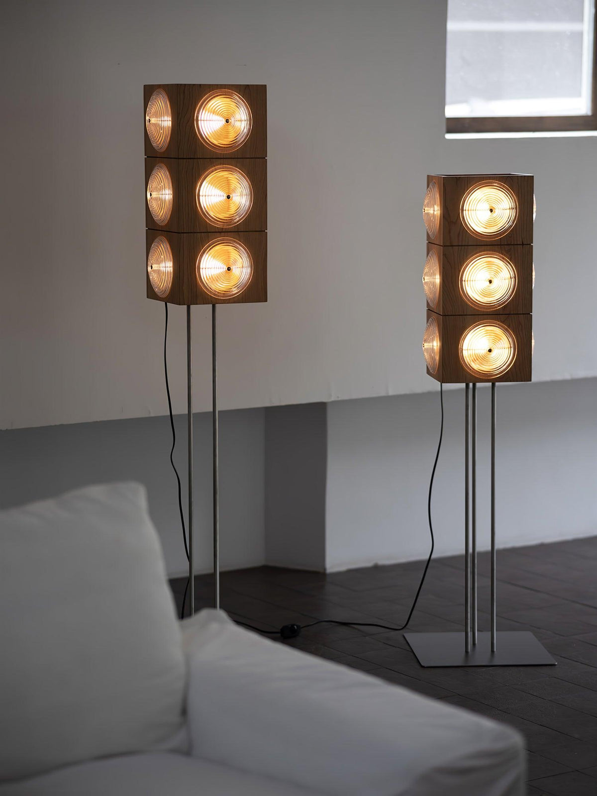 Avraearae lámpara de pie modular de madera