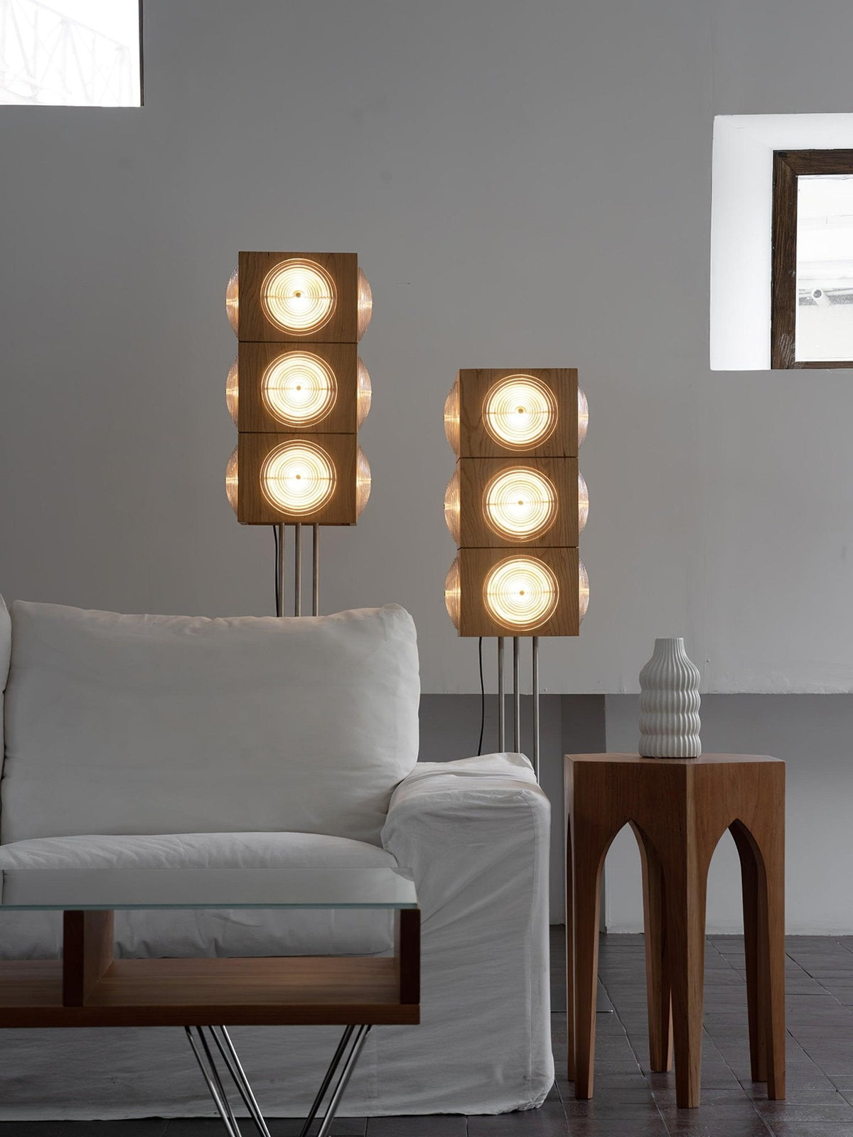 Avraearae lámpara de pie modular de madera