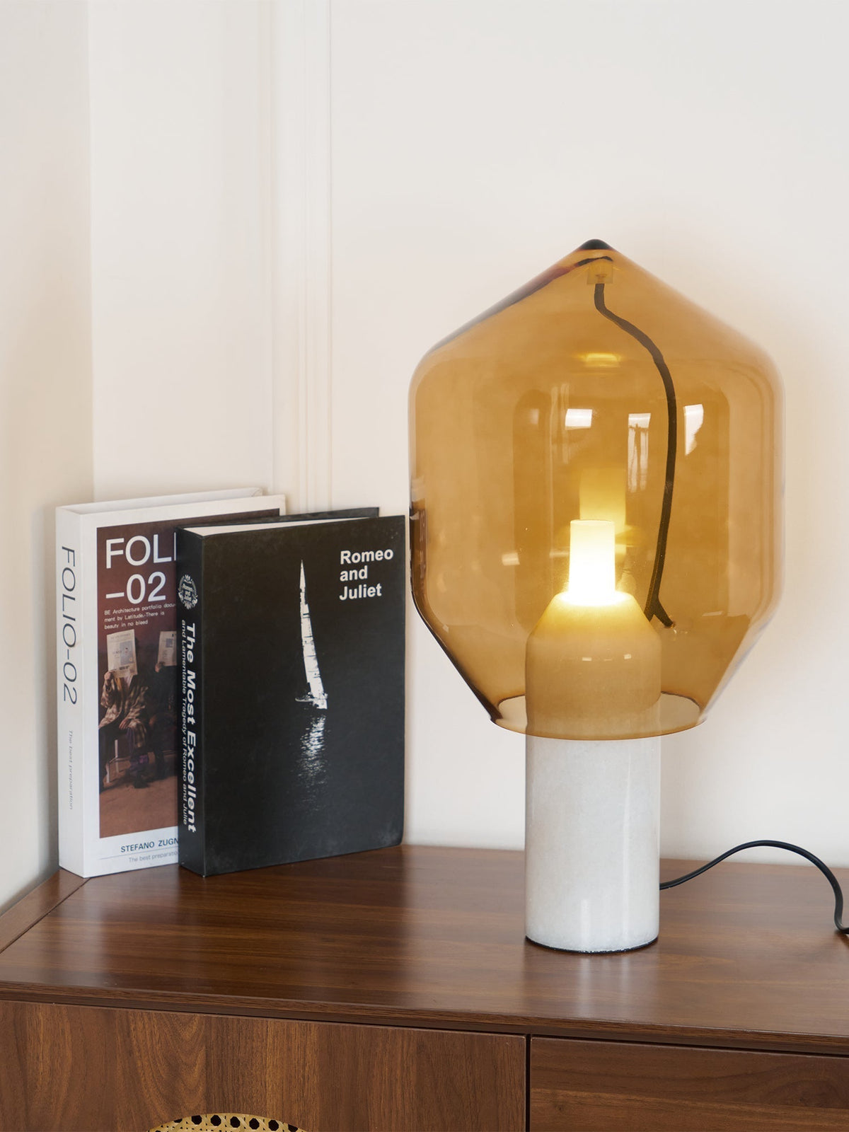 Vihls lámpara de mesa moderna de mármol