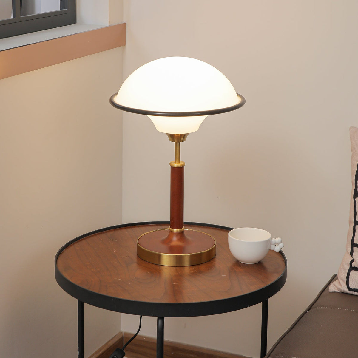 Solstic lámpara de mesa de madera estilo mid-century