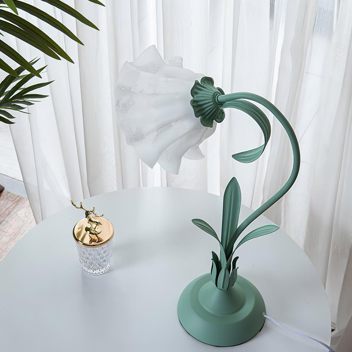 Zorien lámpara de mesa de acrílico con diseño floral