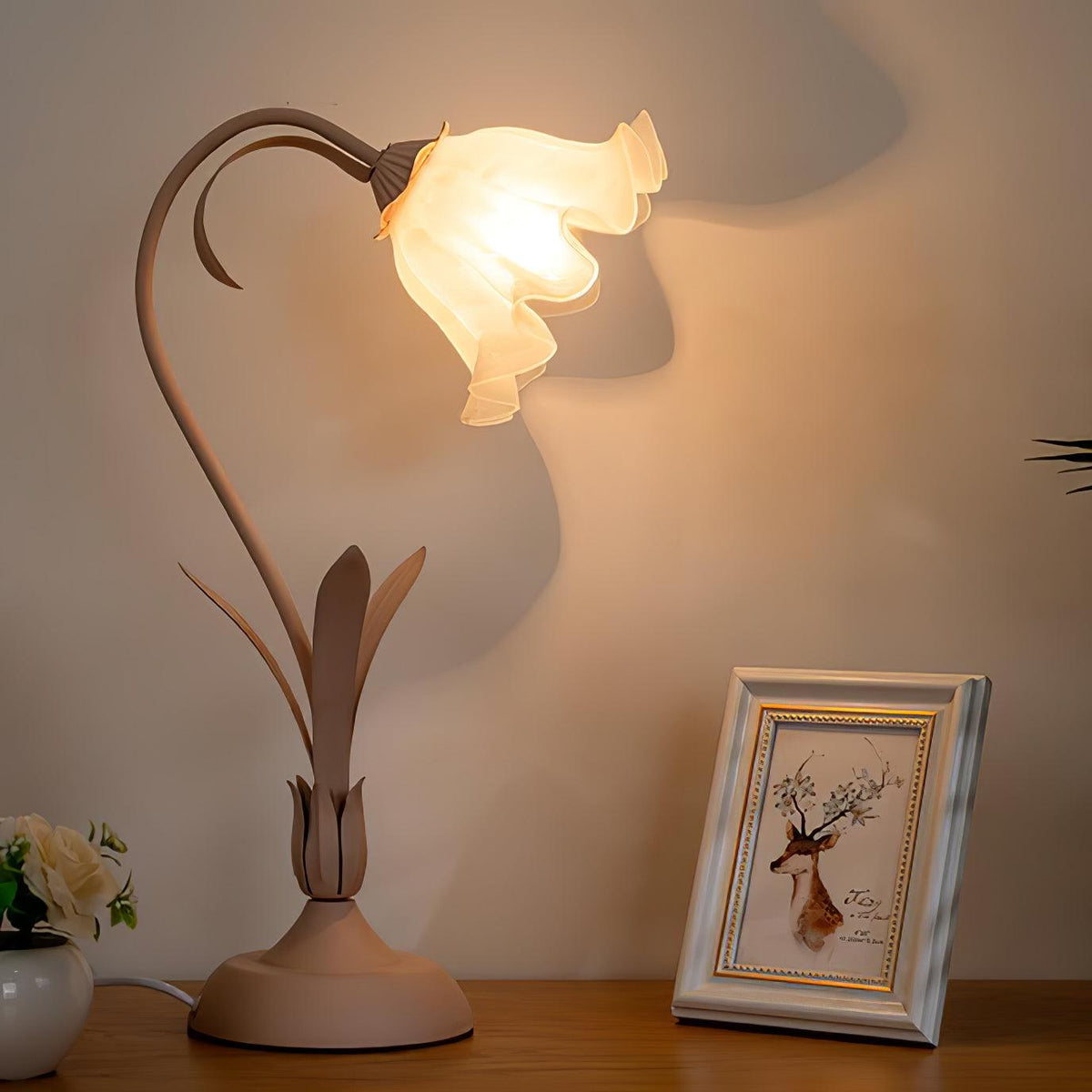 Zorien lámpara de mesa de acrílico con diseño floral