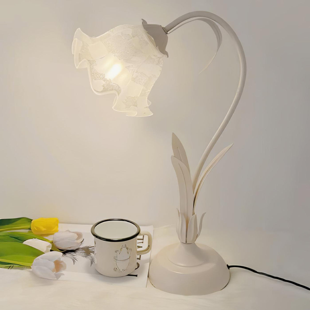 Zorien lámpara de mesa de acrílico con diseño floral