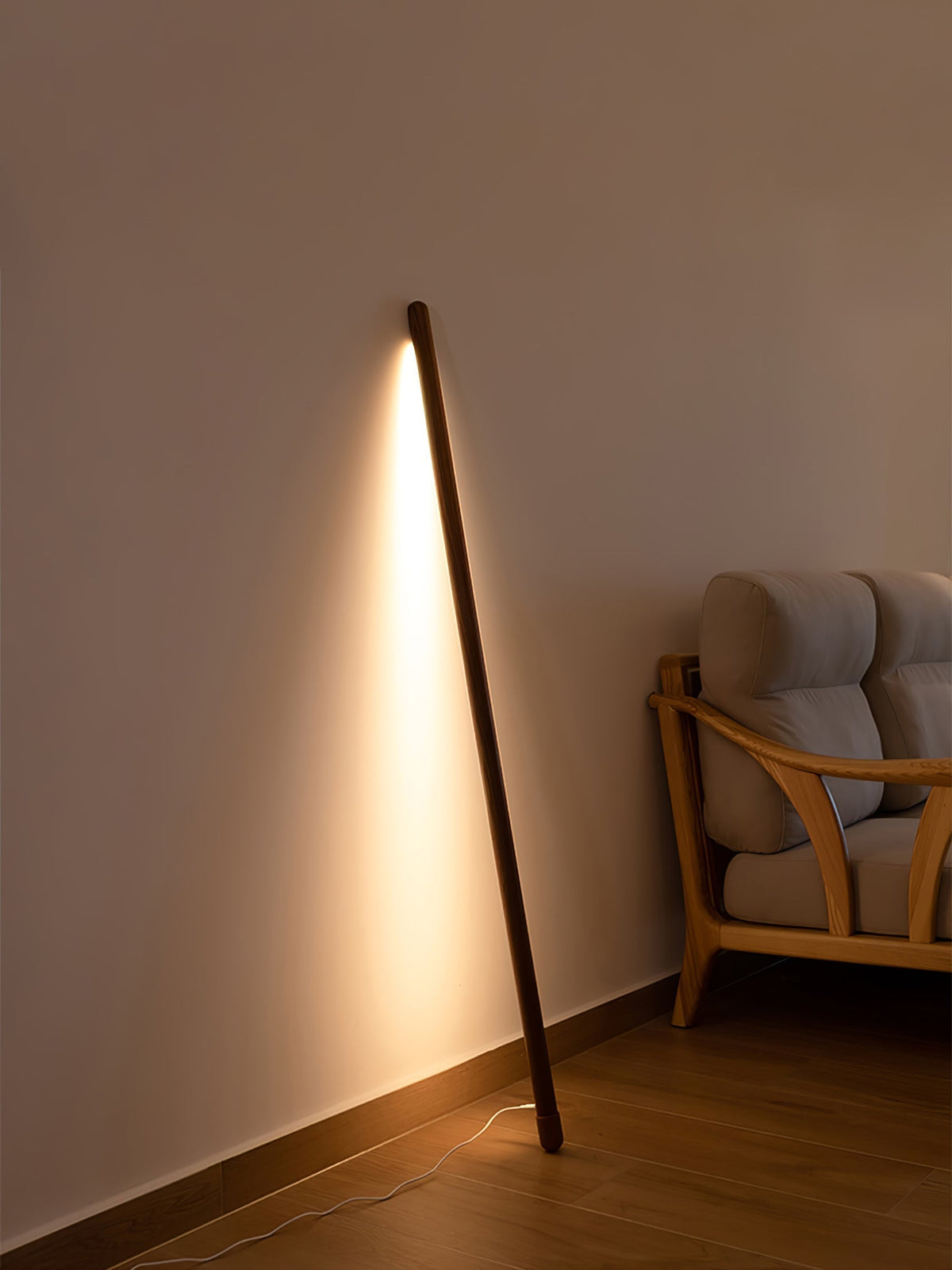 Echo lámpara de pie lineal moderna de madera