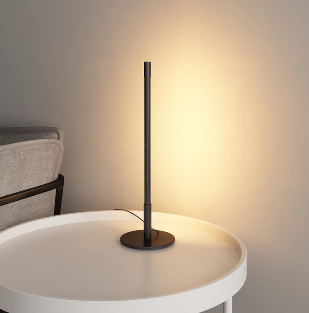 Riven lámpara de mesa minimalista