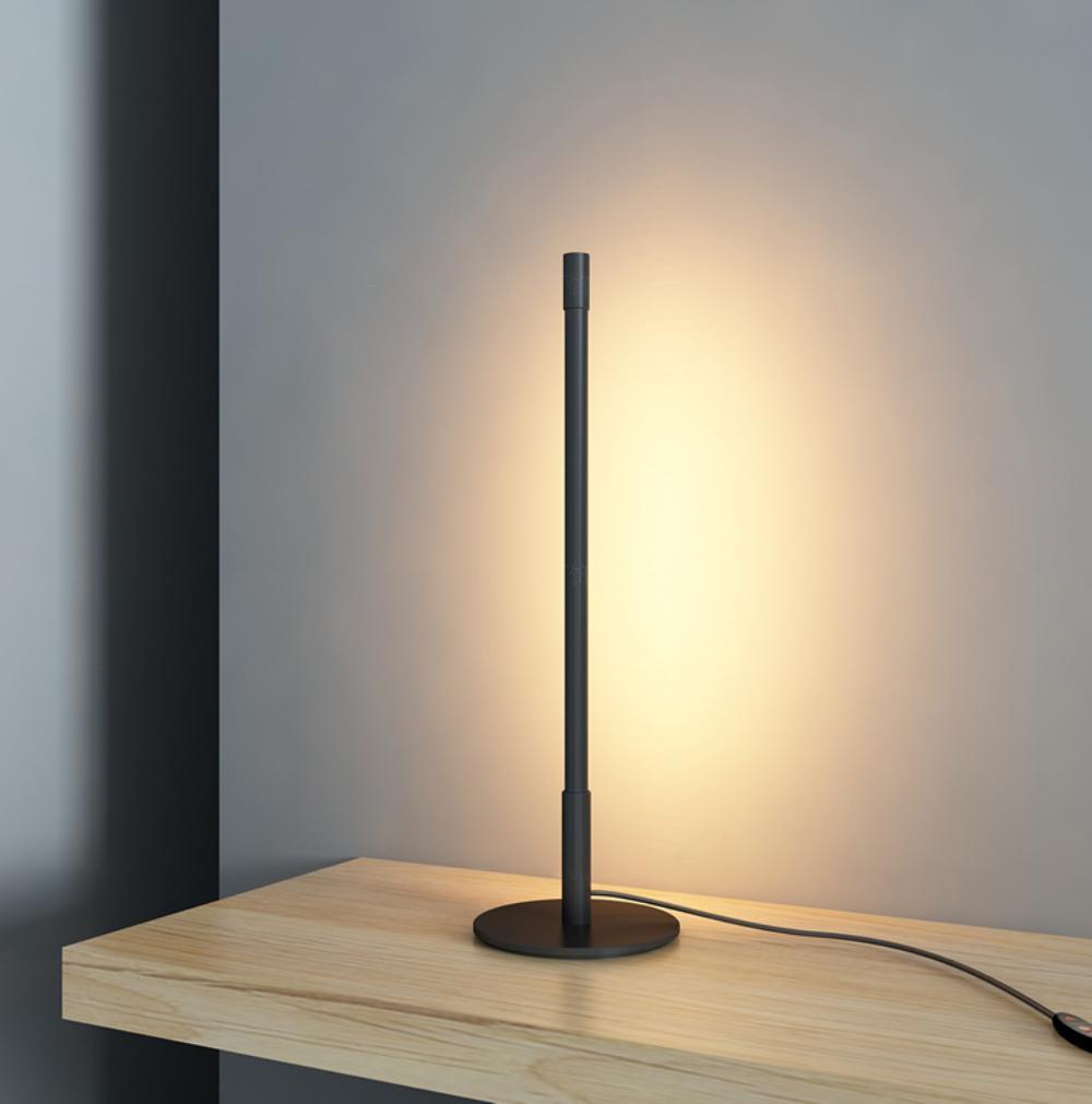 Riven lámpara de mesa minimalista