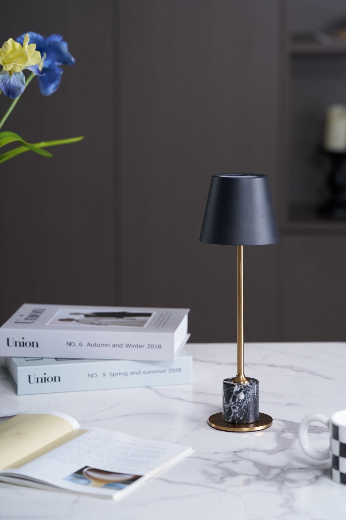 Penny lámpara de mesa minimalista