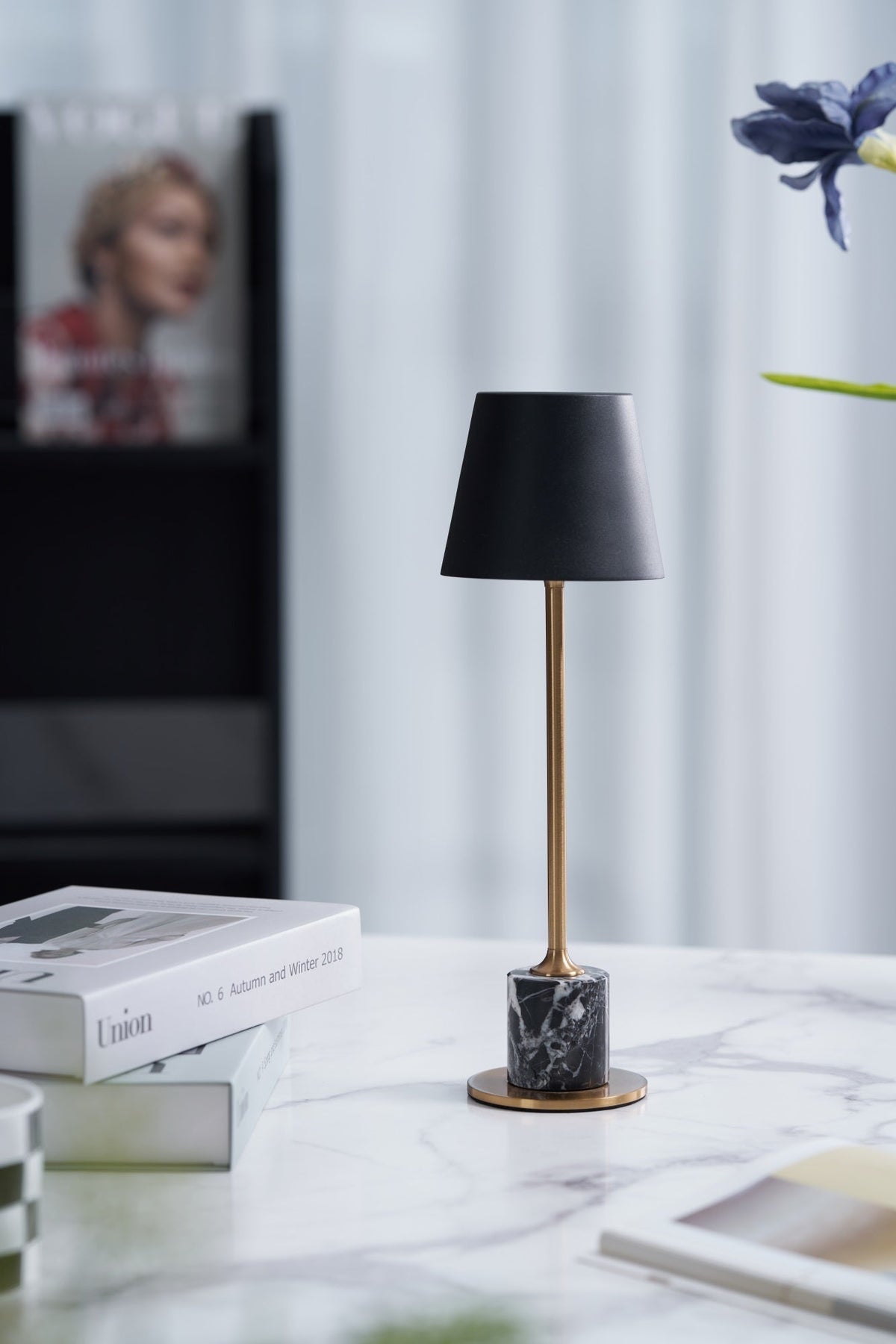 Penny lámpara de mesa minimalista