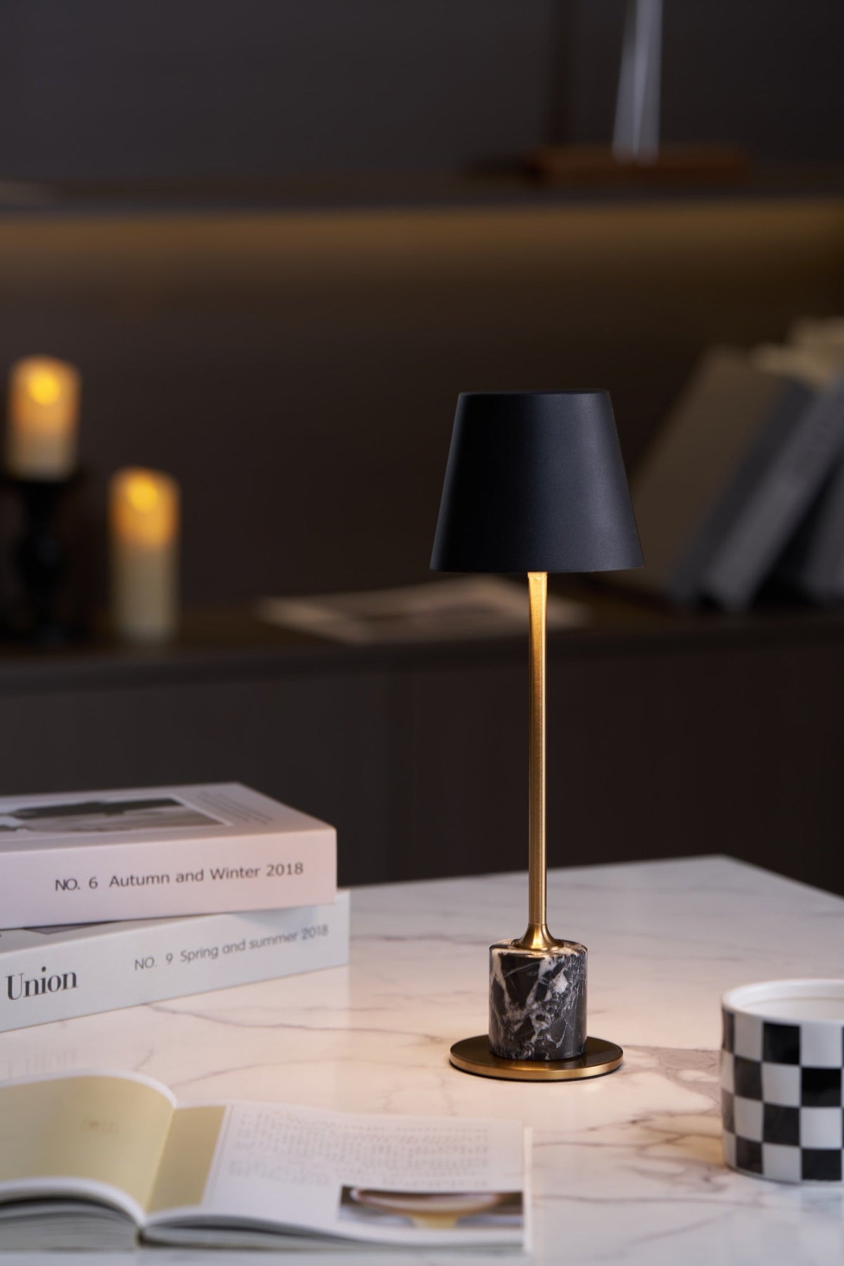 Penny lámpara de mesa minimalista