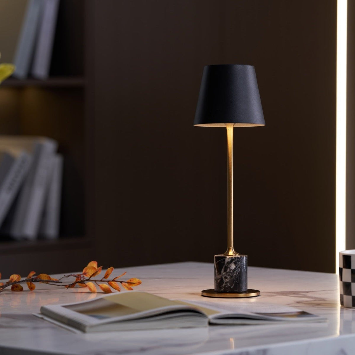Penny lámpara de mesa minimalista