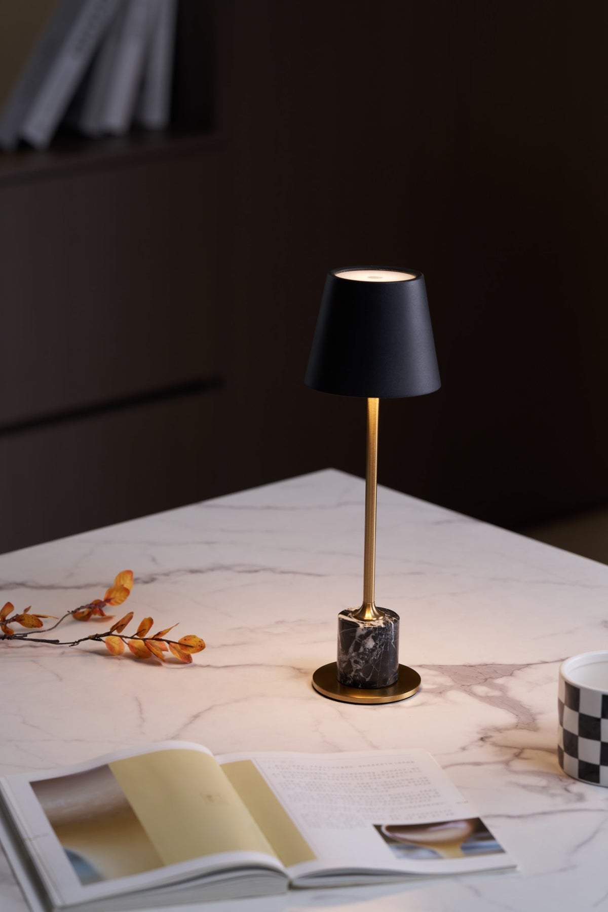 Penny lámpara de mesa minimalista