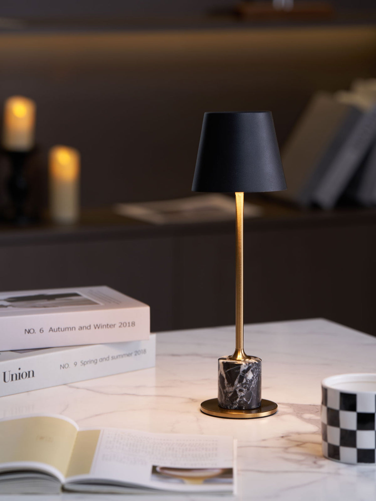 Penny lámpara de mesa minimalista