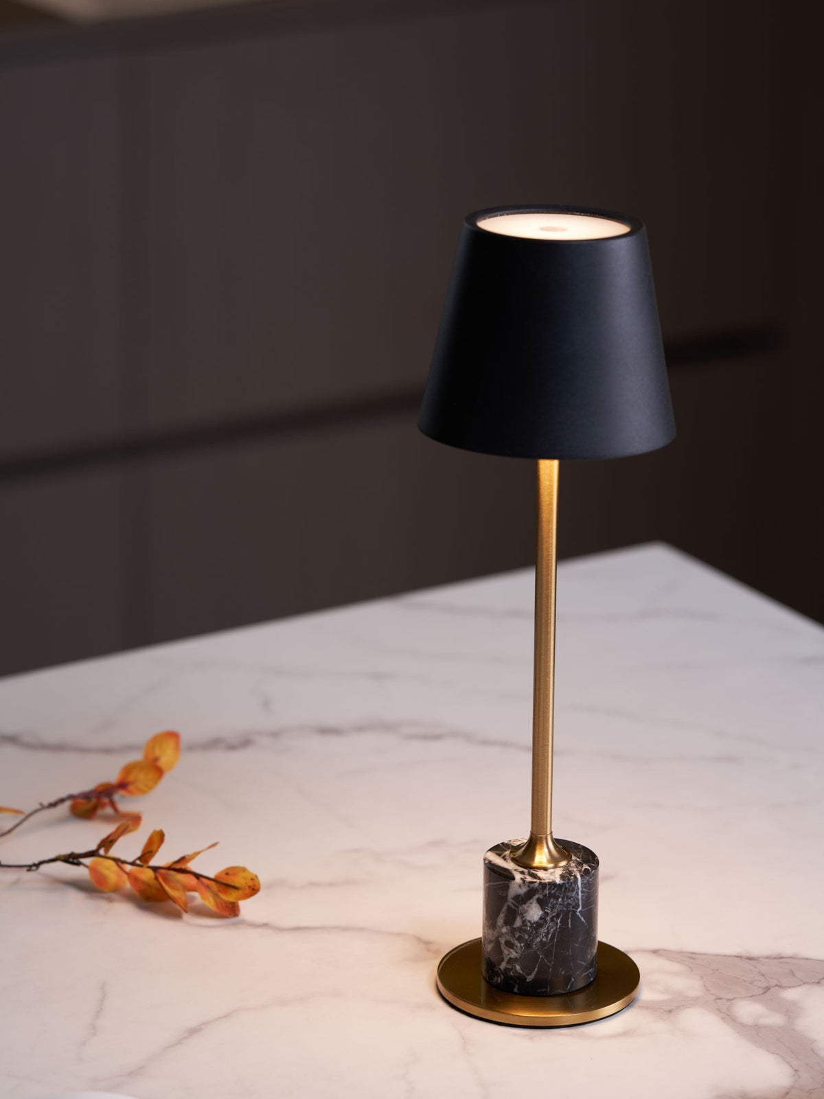 Penny lámpara de mesa minimalista