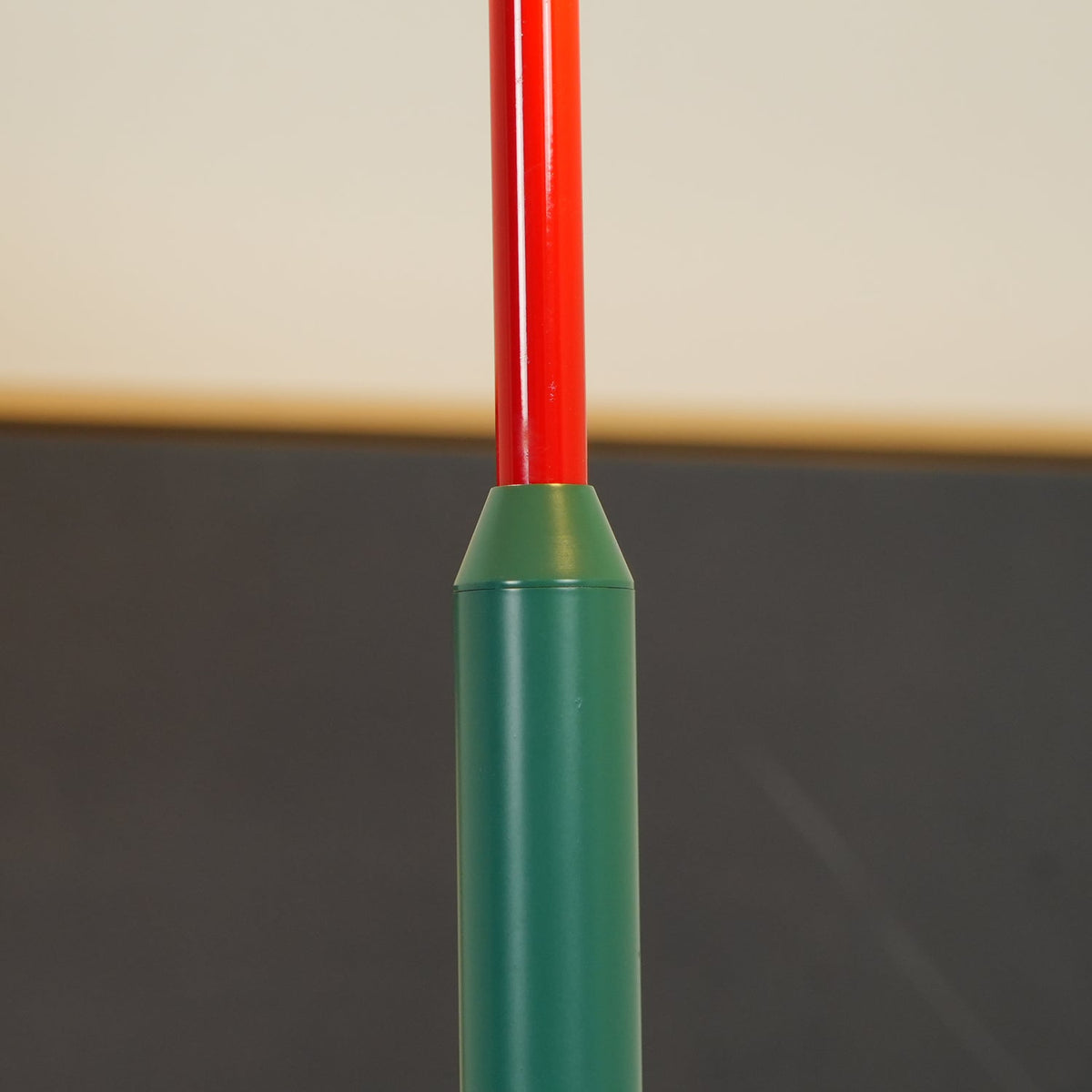 Liorinina lámpara de mesa moderna