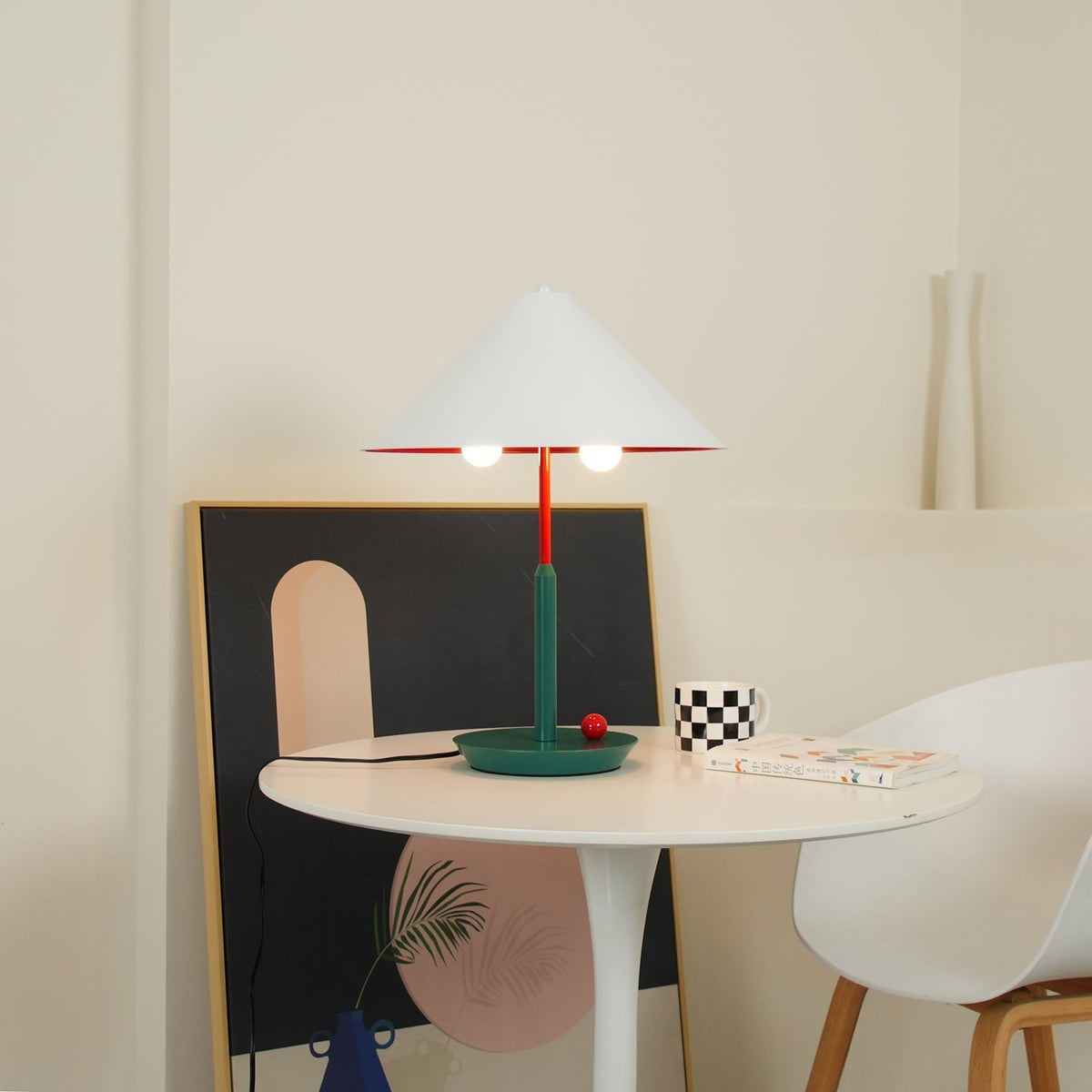Liorinina lámpara de mesa moderna