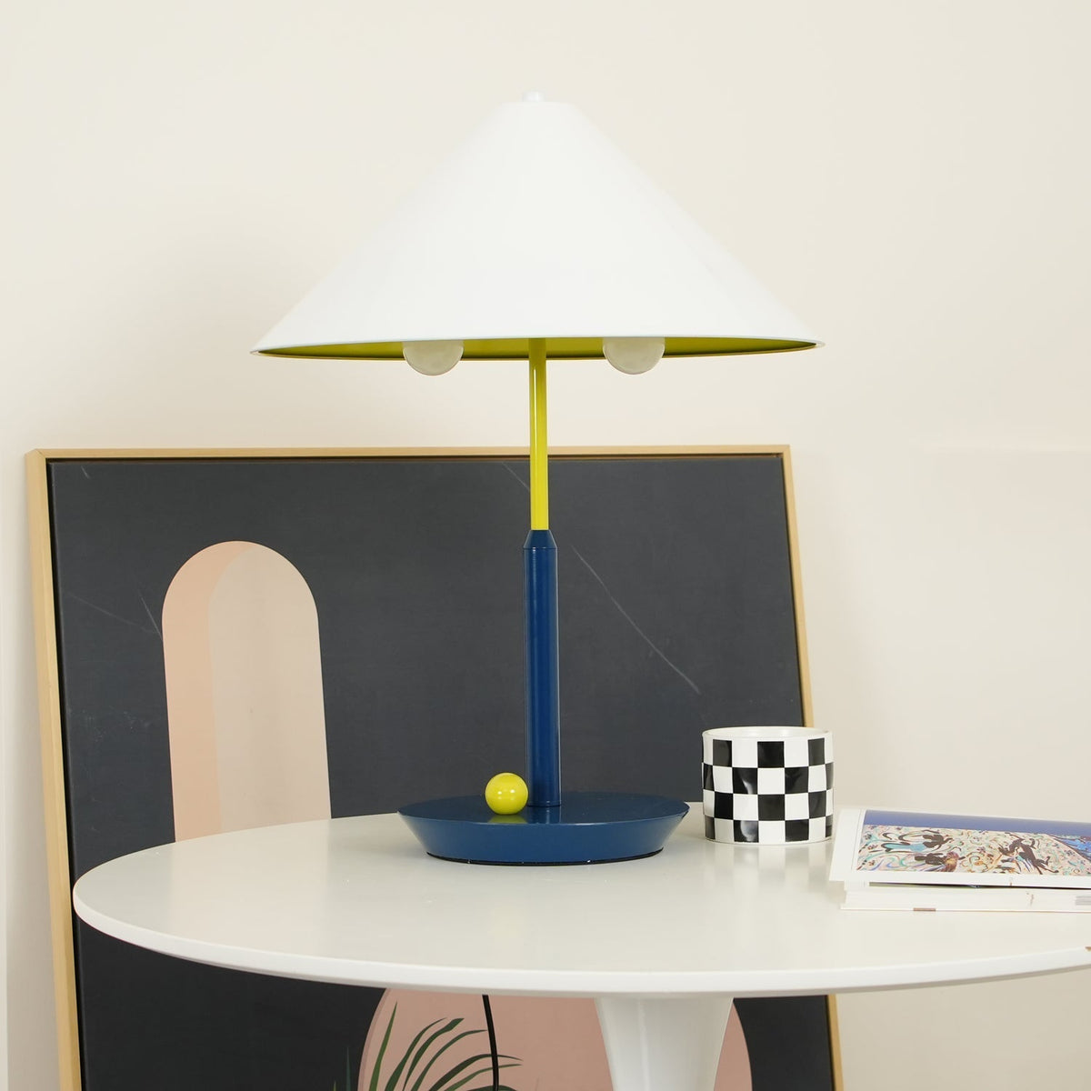 Liorinina lámpara de mesa moderna
