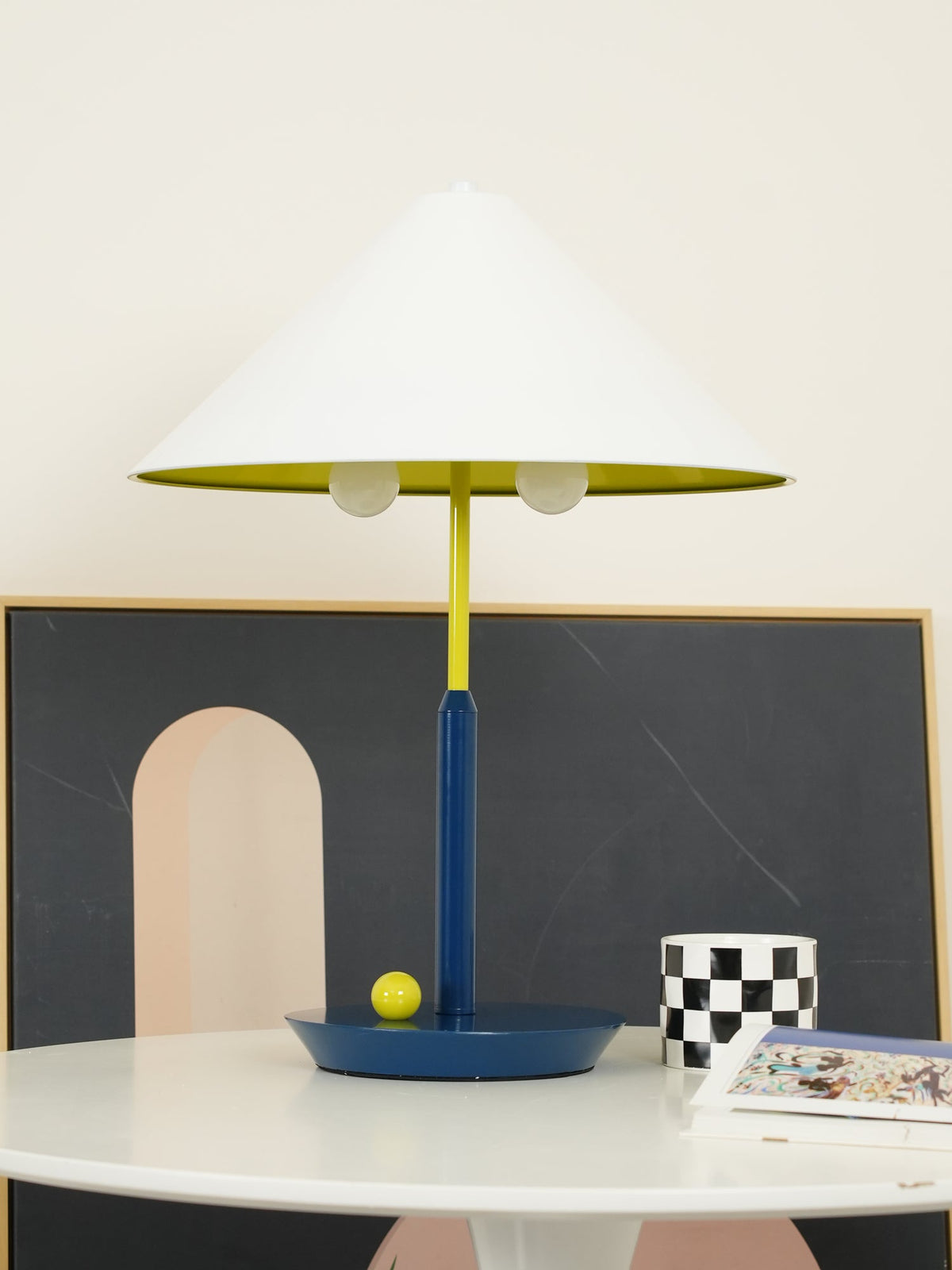 Liorinina lámpara de mesa moderna