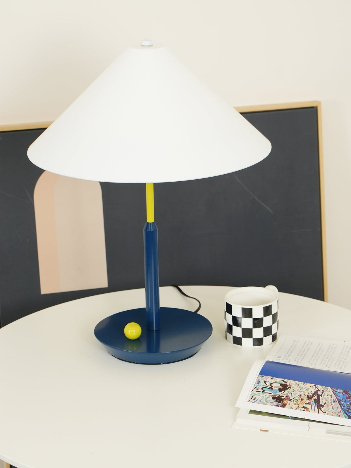 Liorinina lámpara de mesa moderna