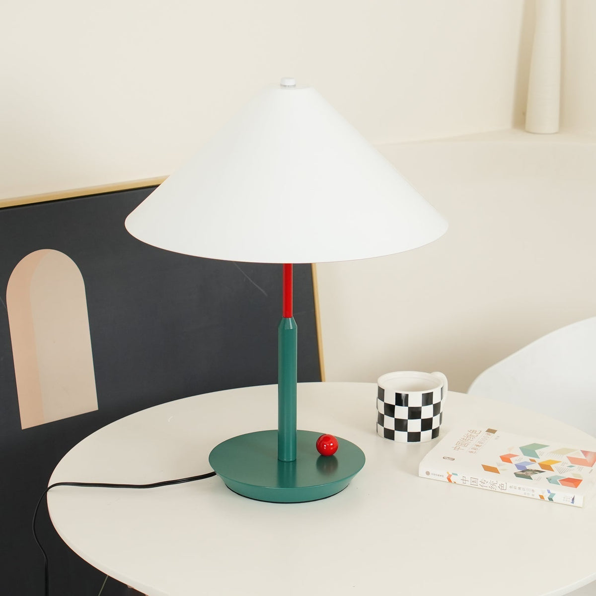 Liorinina lámpara de mesa moderna