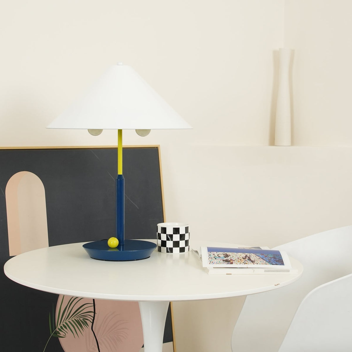 Liorinina lámpara de mesa moderna