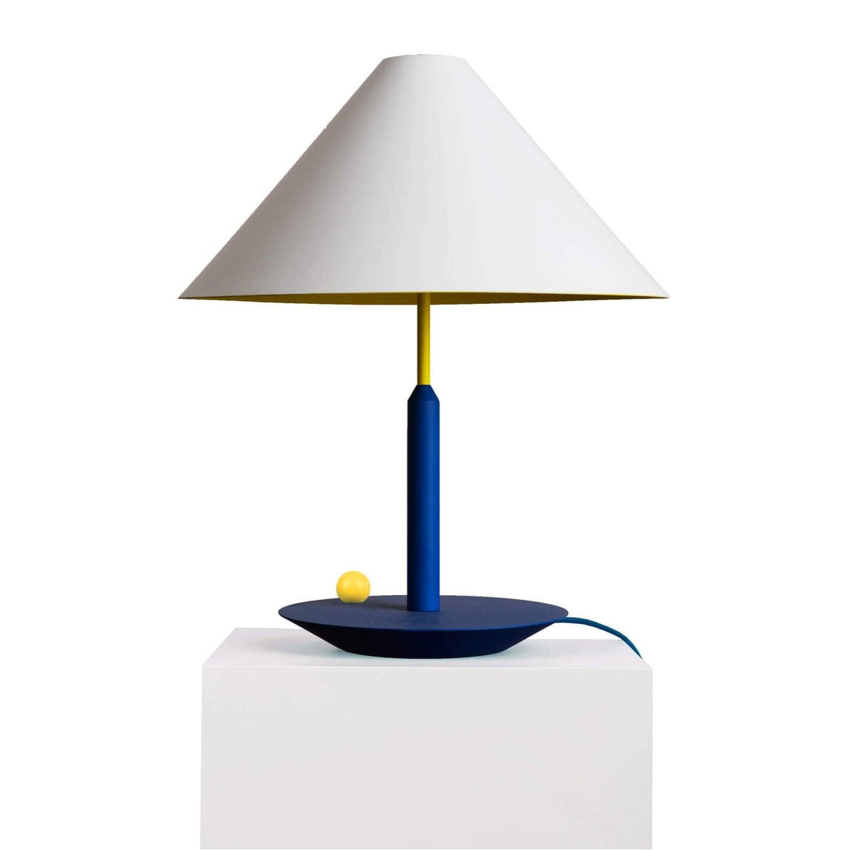 Liorinina lámpara de mesa moderna