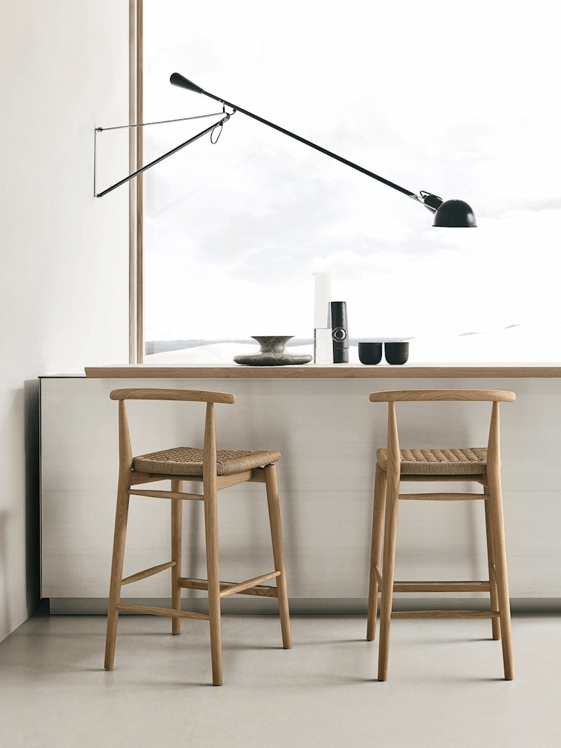 Vellaro aplique de pared con brazo oscilante largo