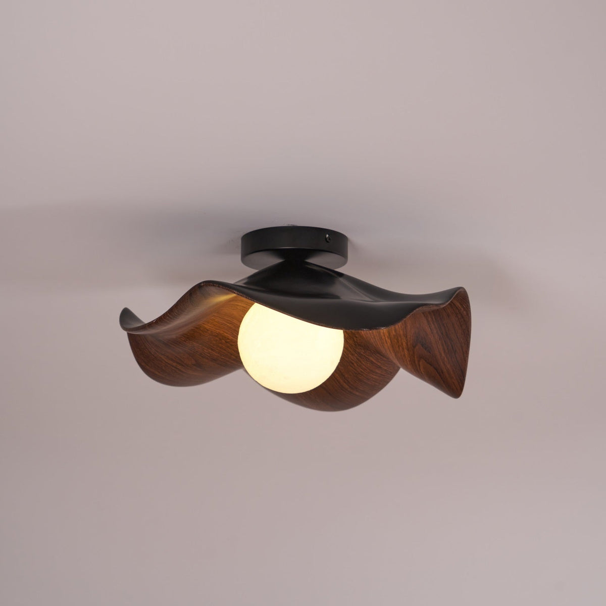 Belenor lámpara de techo Lotus Leaf con acabado de madera y blanco