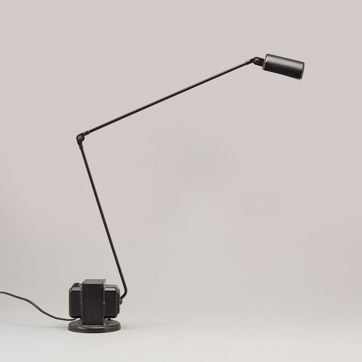 Orvyn lámpara de mesa minimalista