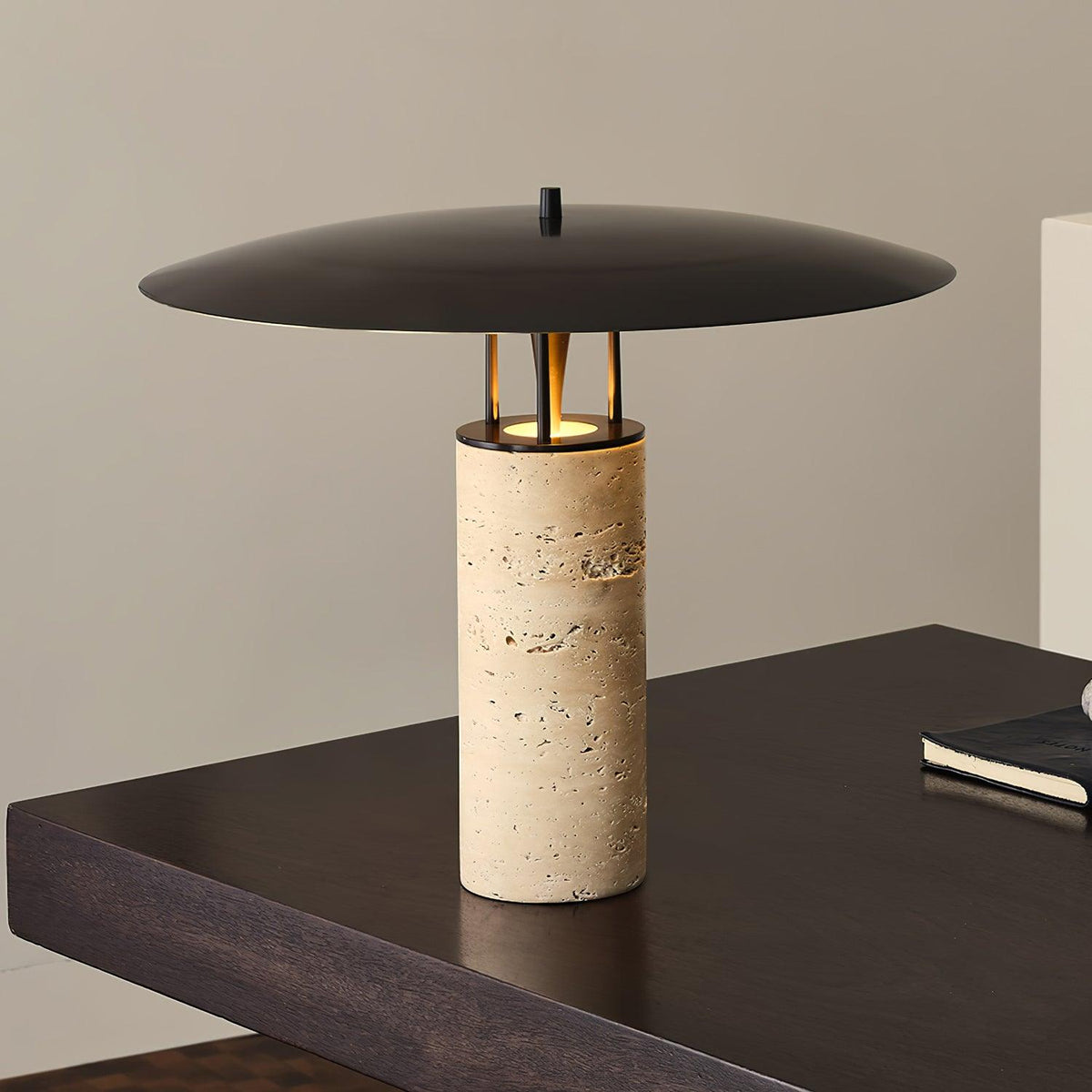 Eara lámpara de mesa Disc-Pillar travertino