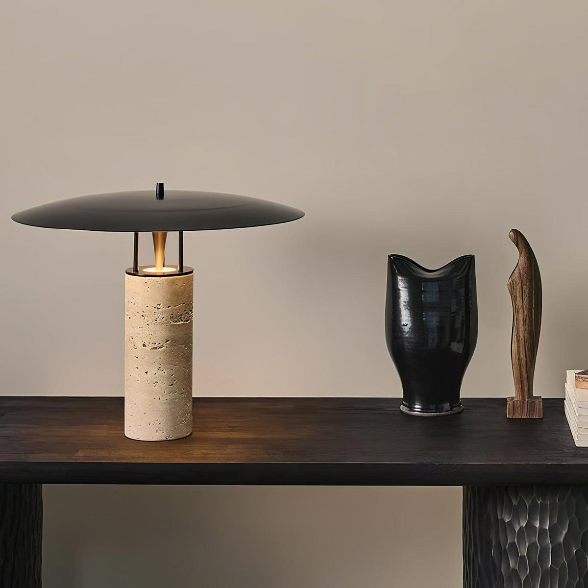 Eara lámpara de mesa Disc-Pillar travertino