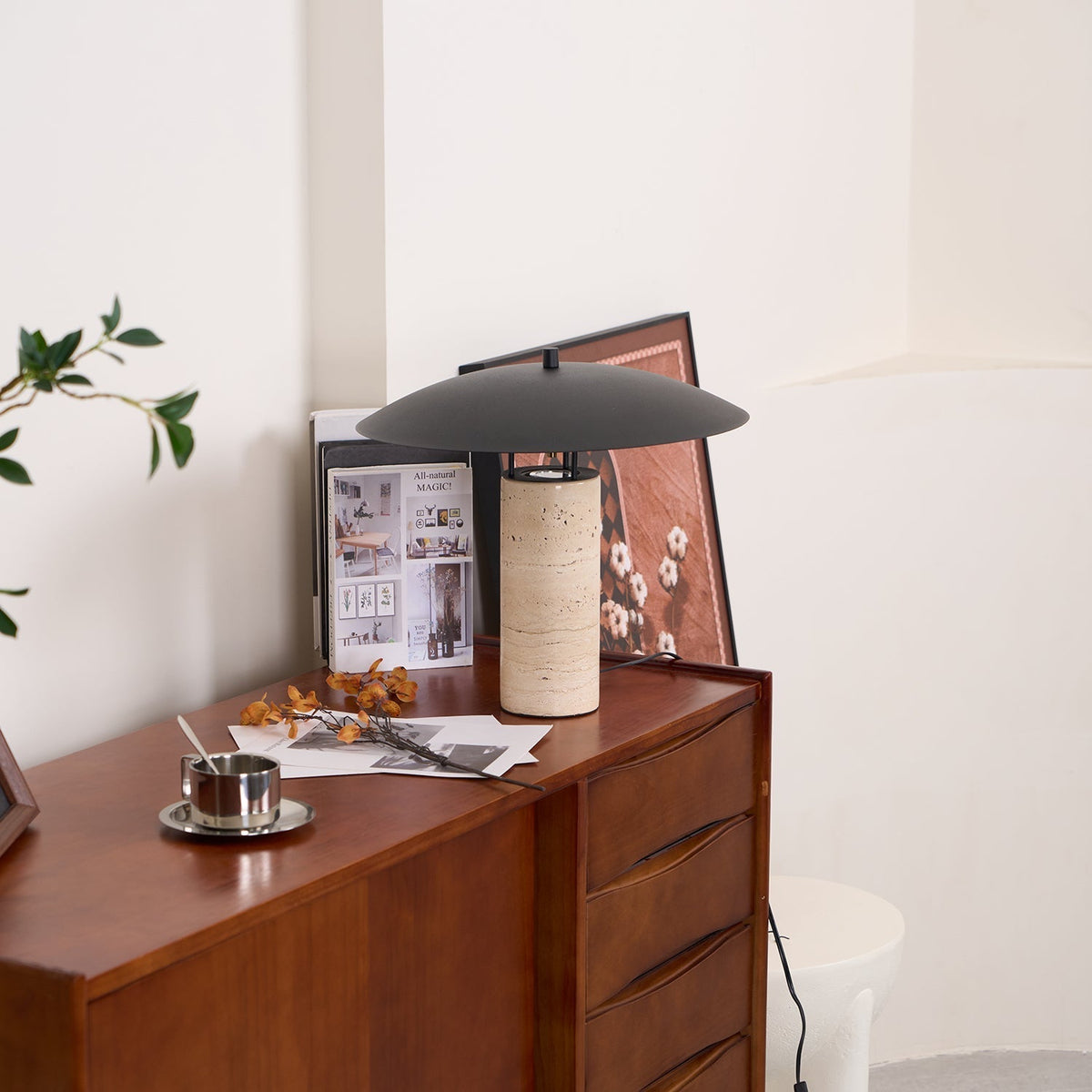 Eara lámpara de mesa Disc-Pillar travertino