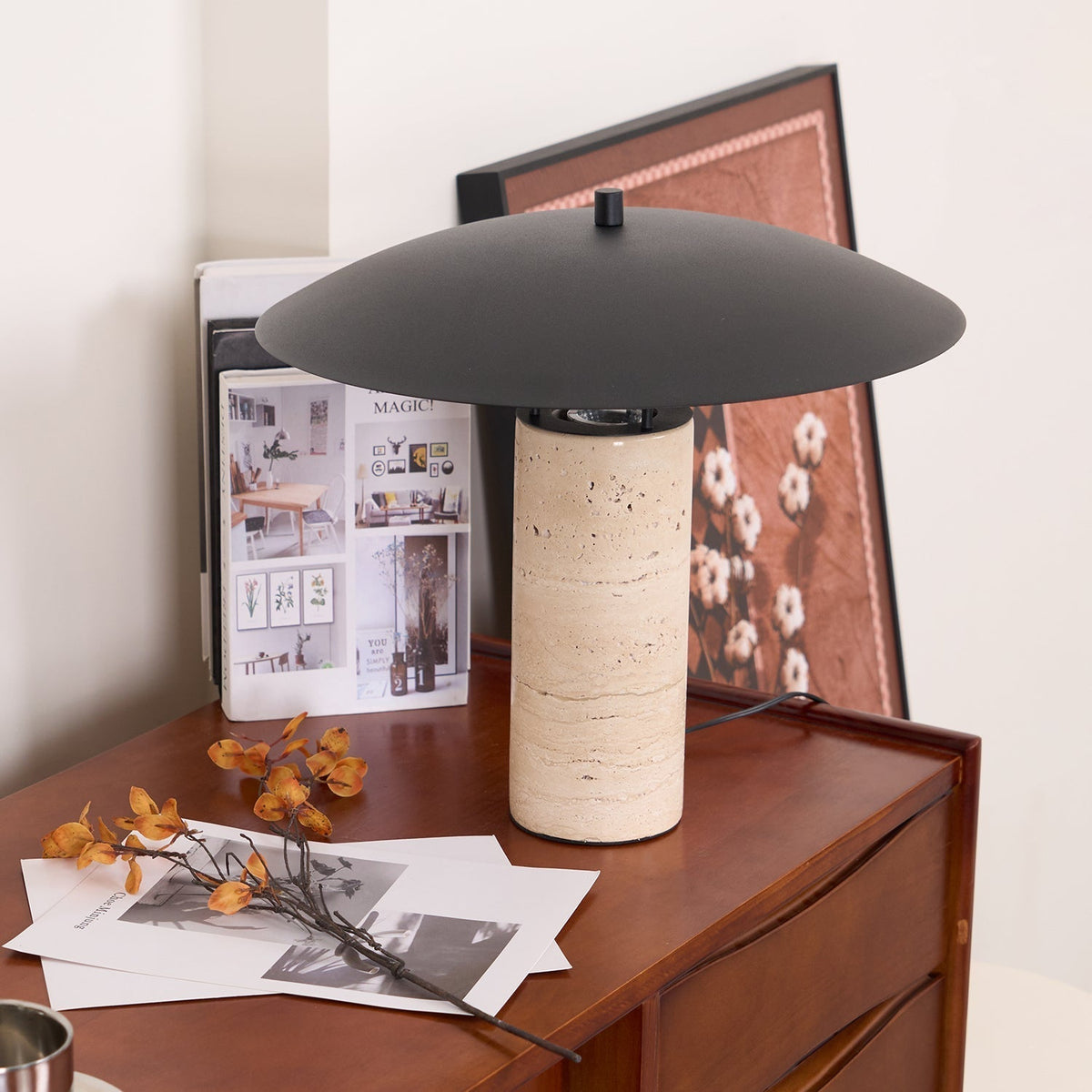 Eara lámpara de mesa Disc-Pillar travertino