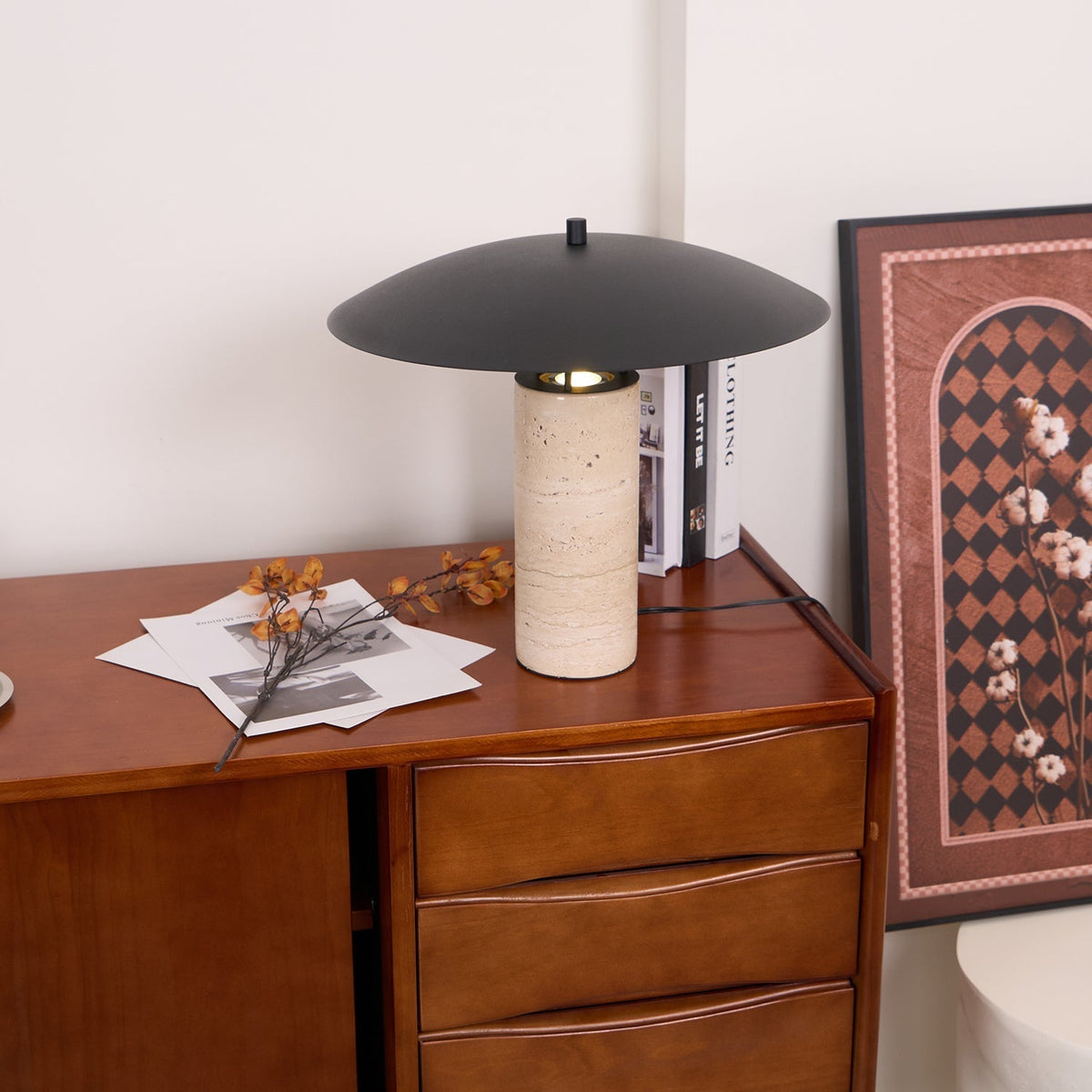 Eara lámpara de mesa Disc-Pillar travertino