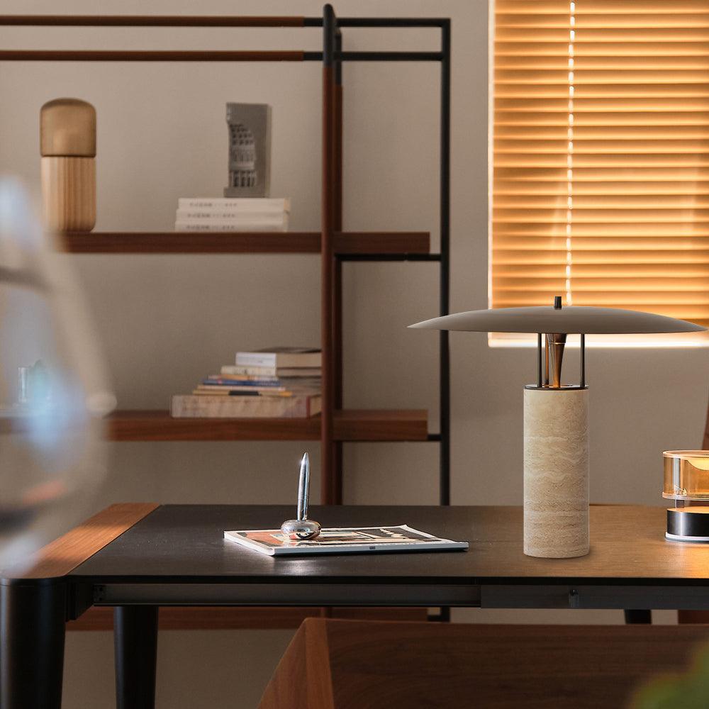 Eara lámpara de mesa Disc-Pillar travertino
