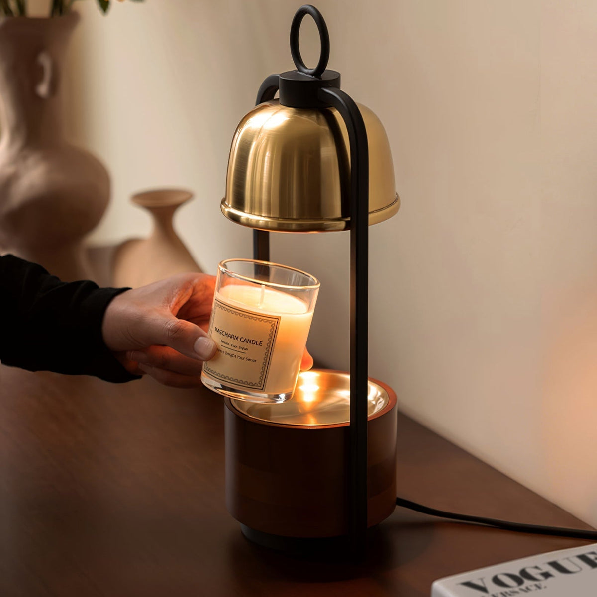 Rosa lámpara de mesa moderna de madera de nogal