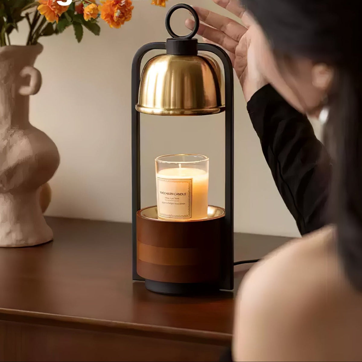 Rosa lámpara de mesa moderna de madera de nogal