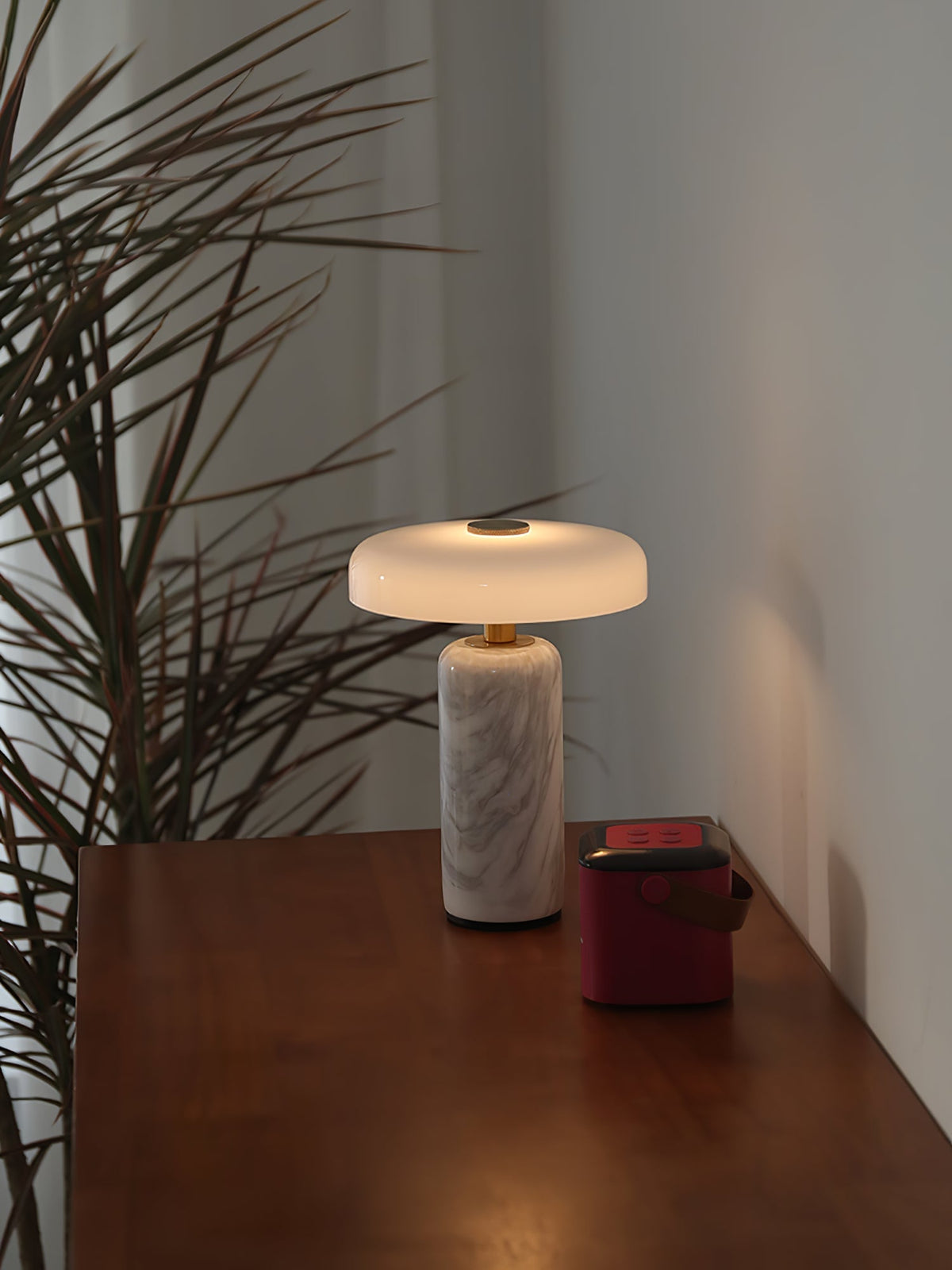Ryvek lámpara de mesa moderna de mármol
