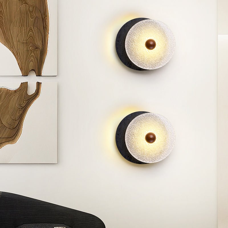 Valalaine aplique de pared con disco de vidrio texturizado y placa trasera de travertino negro