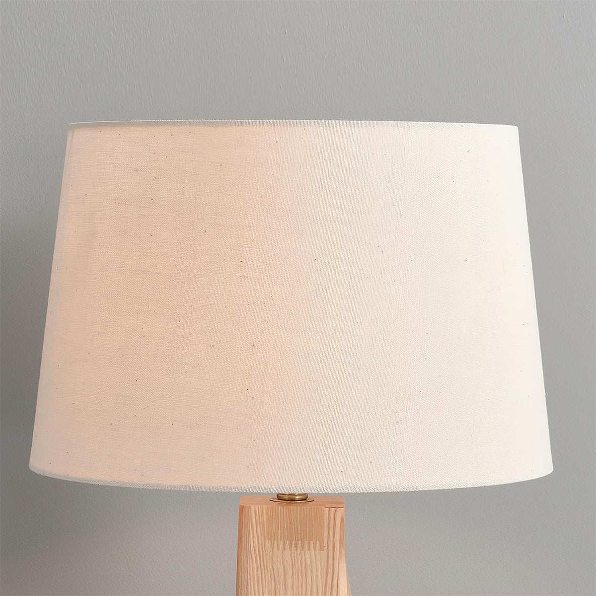 Luminaine lámpara de mesa