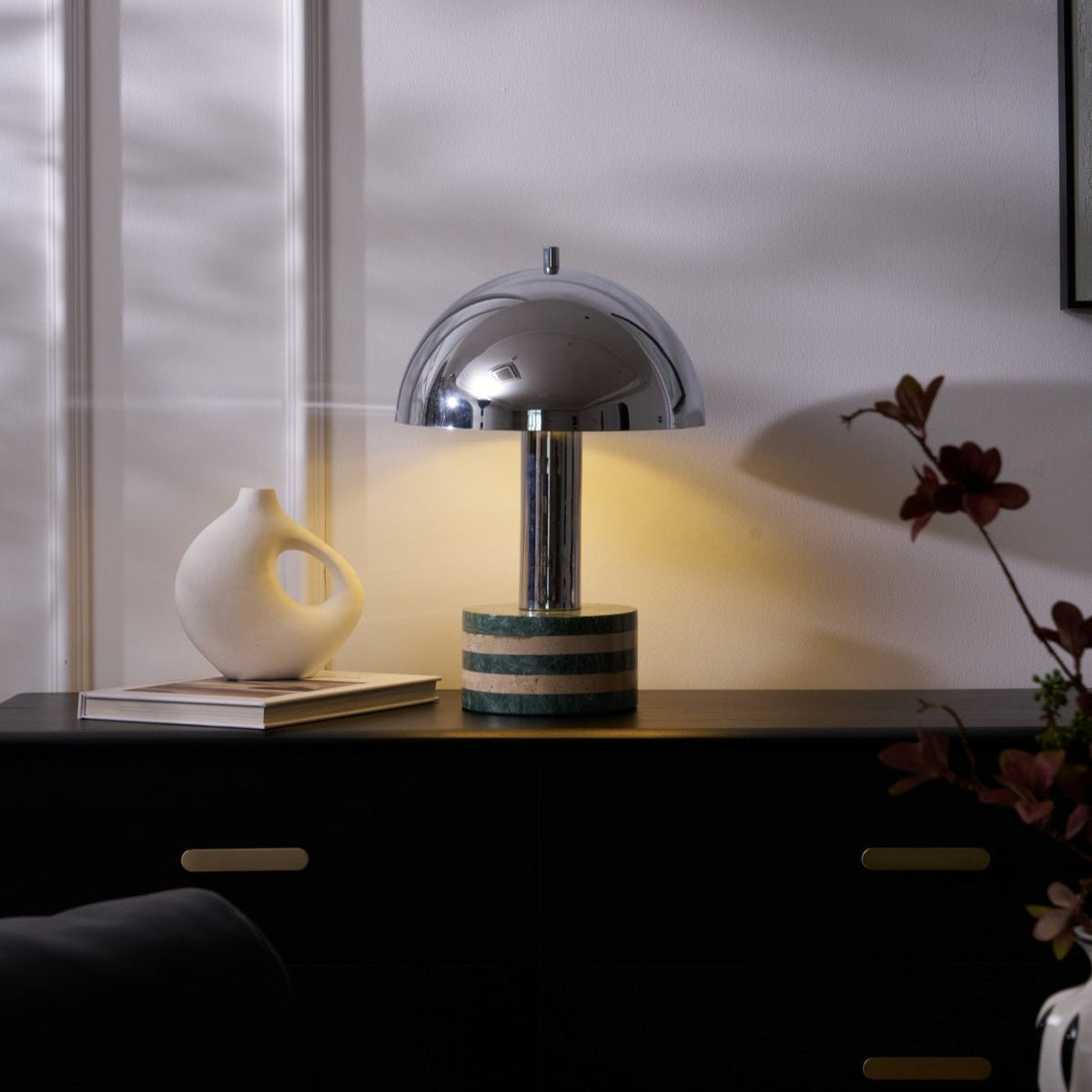 Strata lámpara de mesa minimalista en mármol