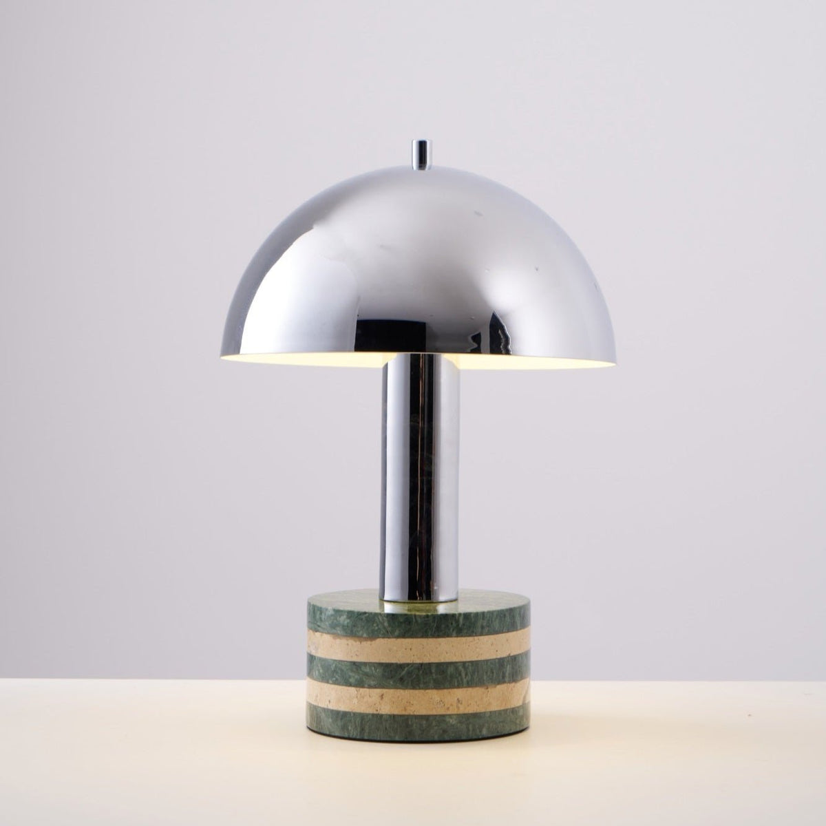 Strata lámpara de mesa minimalista en mármol