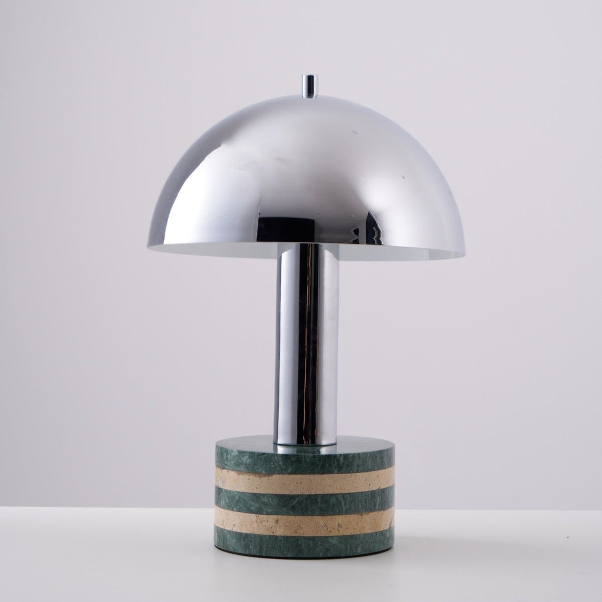Strata lámpara de mesa minimalista en mármol