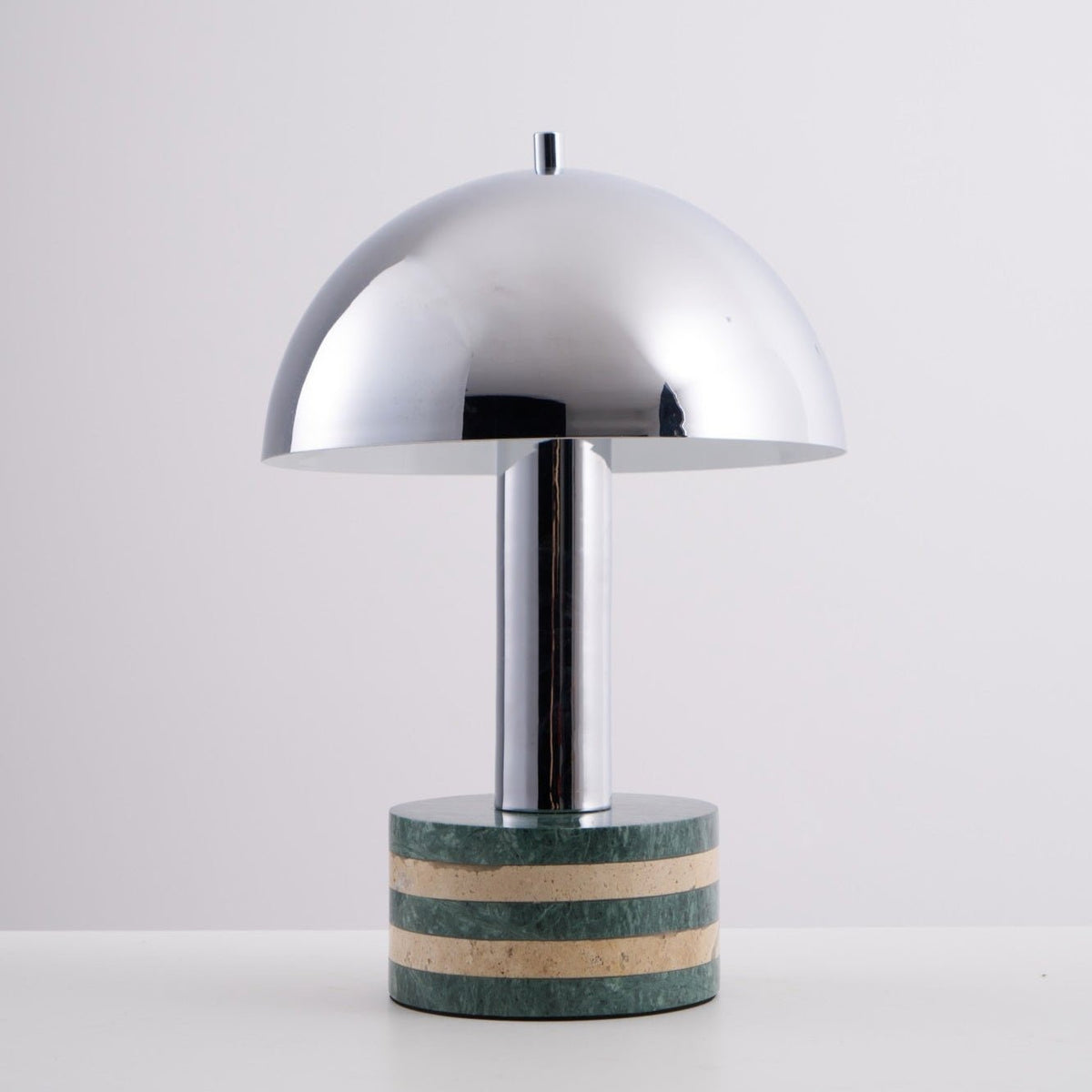 Strata lámpara de mesa minimalista en mármol