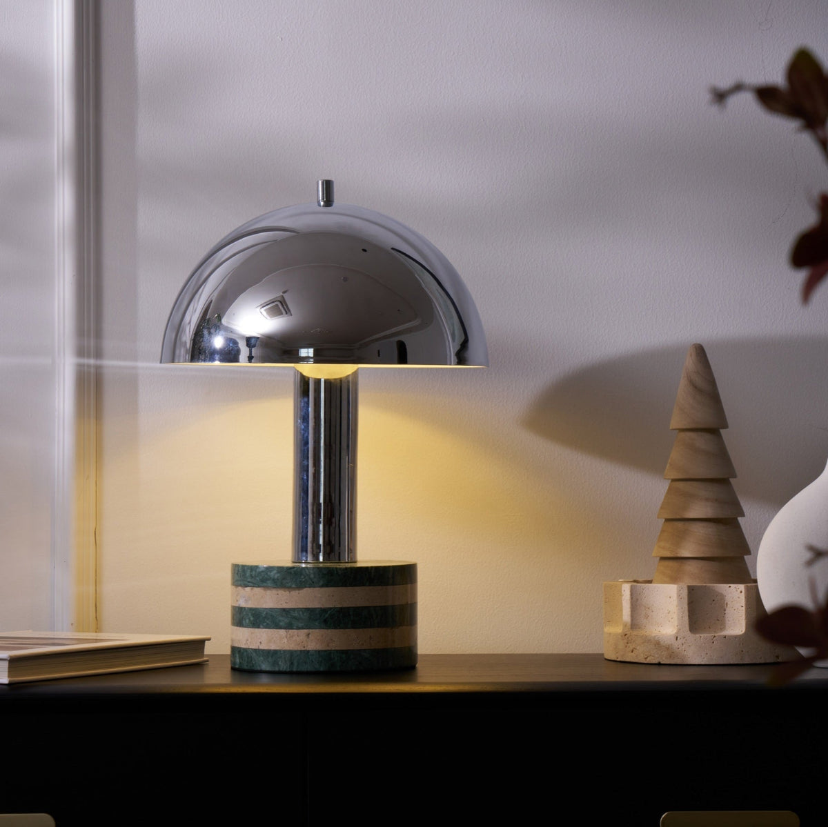 Strata lámpara de mesa minimalista en mármol