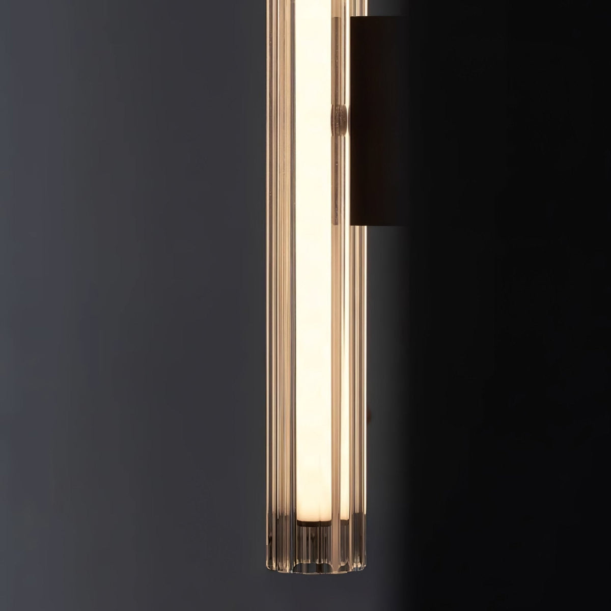 Corv aplique de pared con pantalla de vidrio contemporáneo
