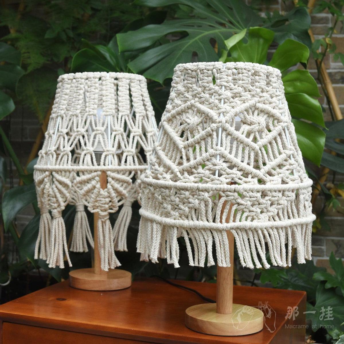 Tassara lámpara de mesa de madera