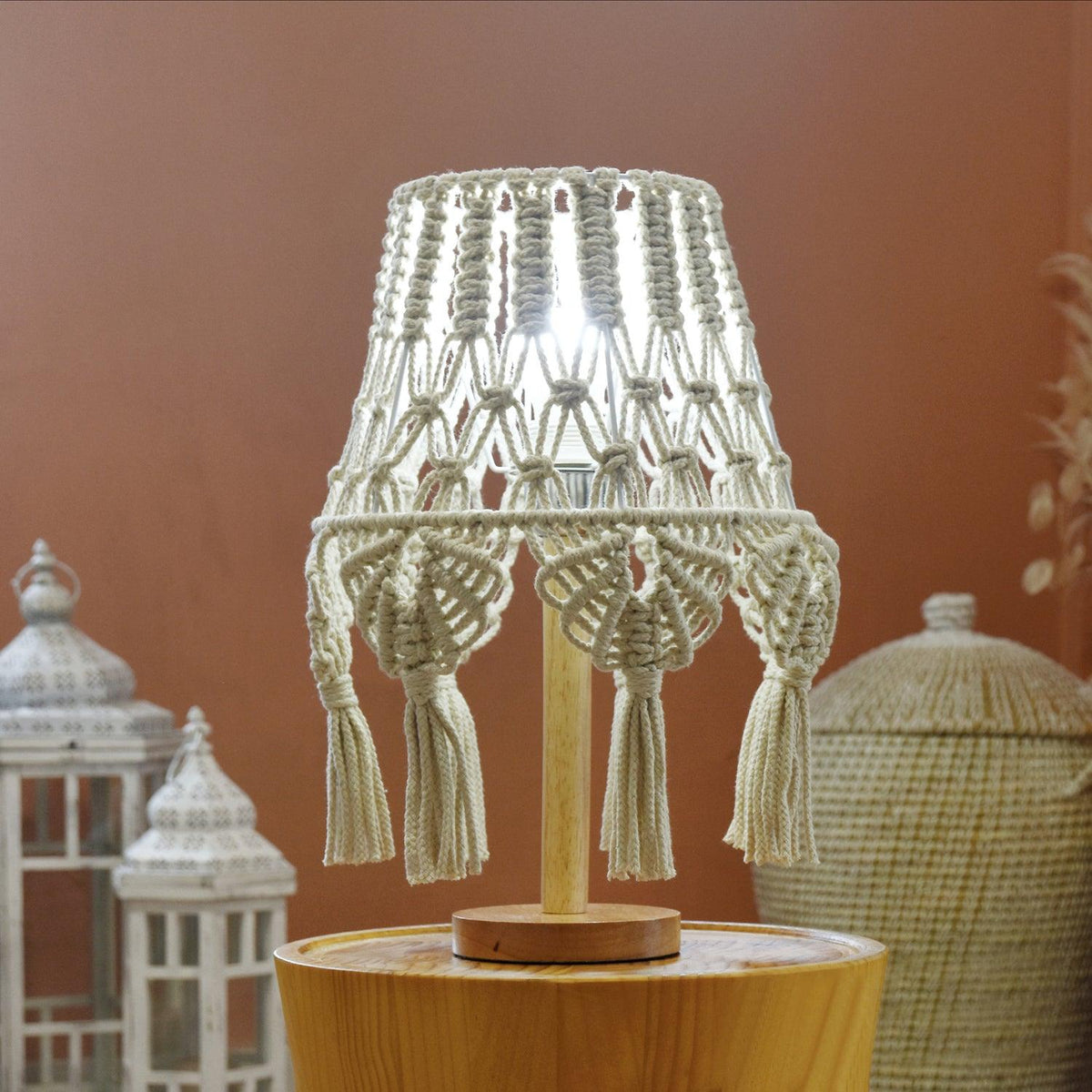 Tassara lámpara de mesa de madera