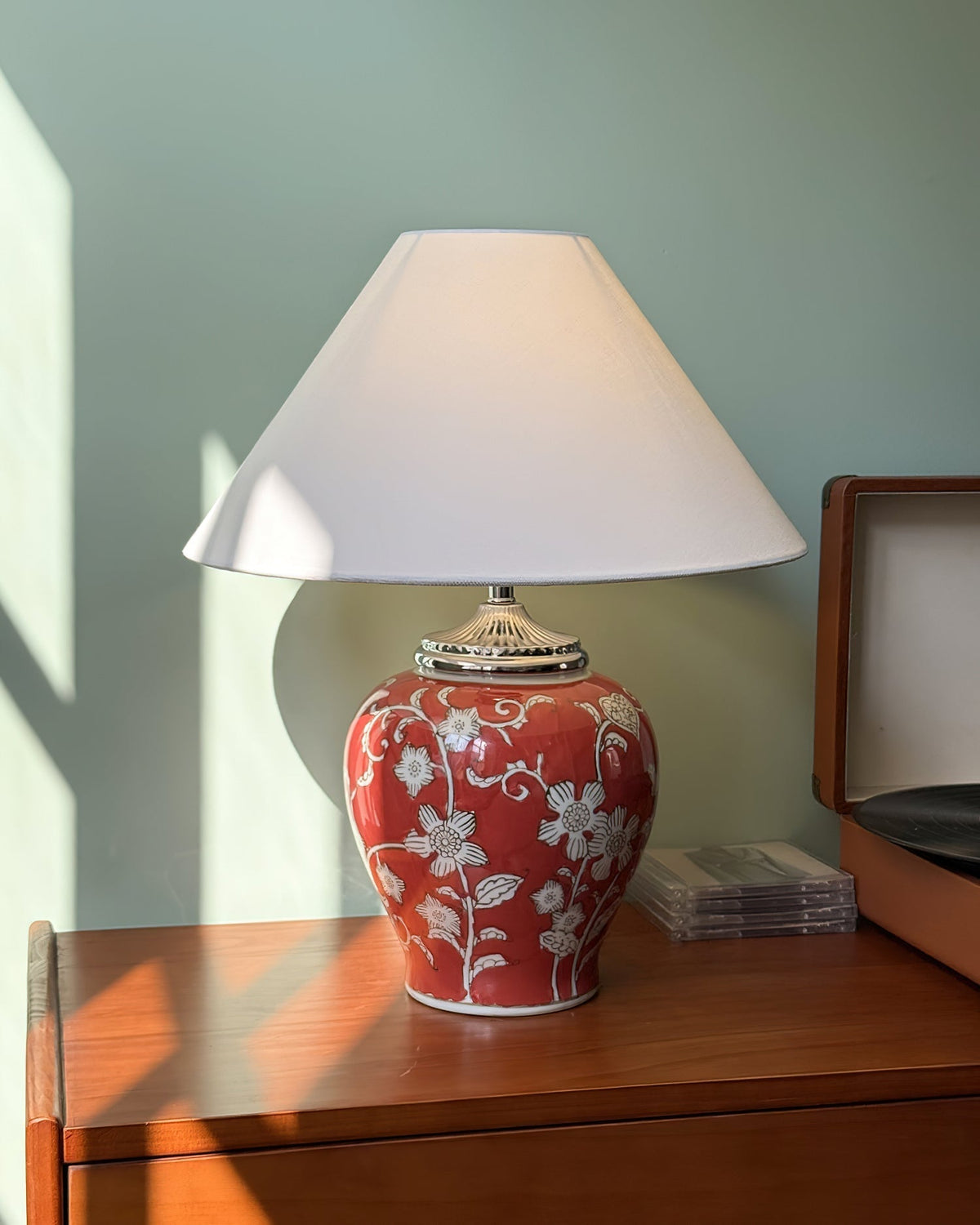 Viraarira lámpara de mesa