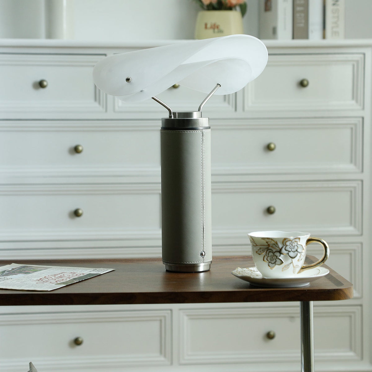 Inorielis lámpara de mesa escultórica de travertino
